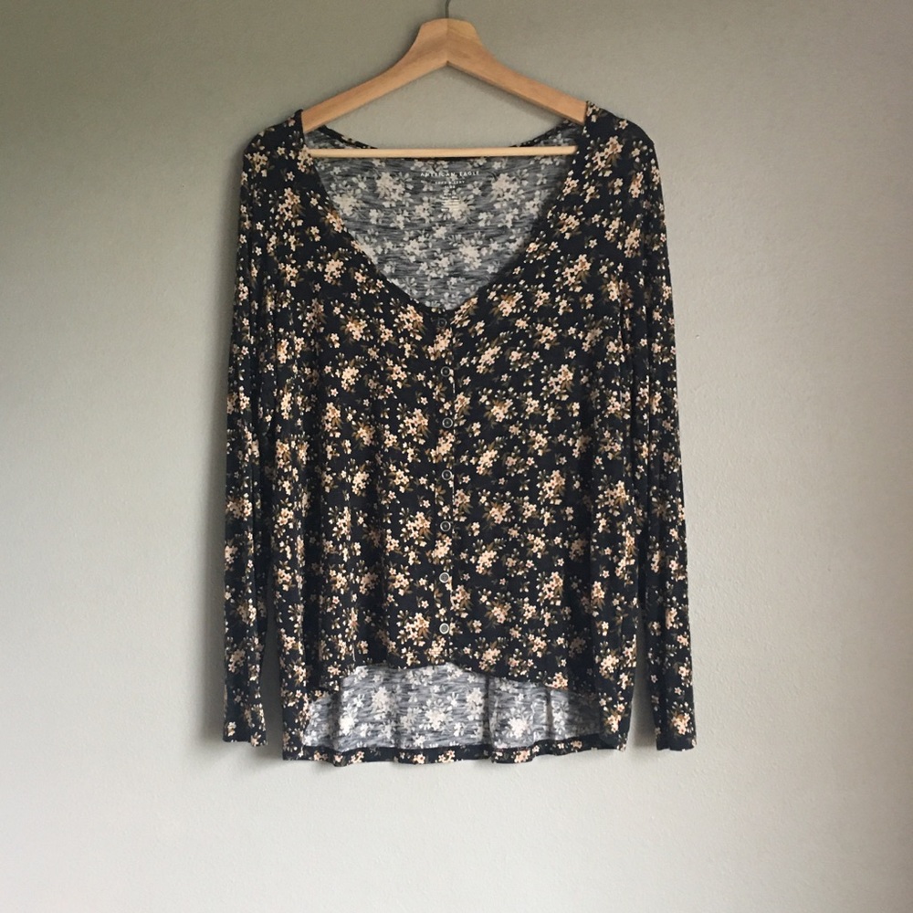 AEO Soft and Sexy Slub long sleeve floral shirt